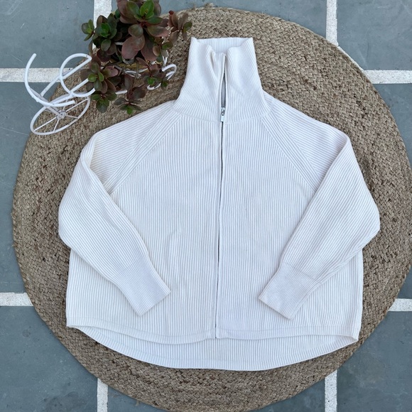 SOLD ❌ NWOT Off White ribbed woollen zipper Jacket cum Sweater - Picture 4 of 9